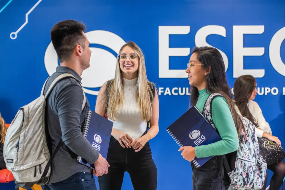 Cursos de Bacharelado para que você possa se destacar no mercado profissional.